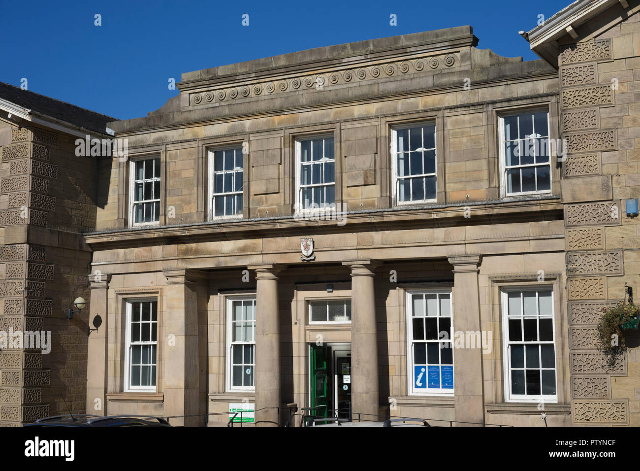 Glossop Town Hall, Glossop, Derbyshire, Inghilterra, Regno Unito. Foto Stock