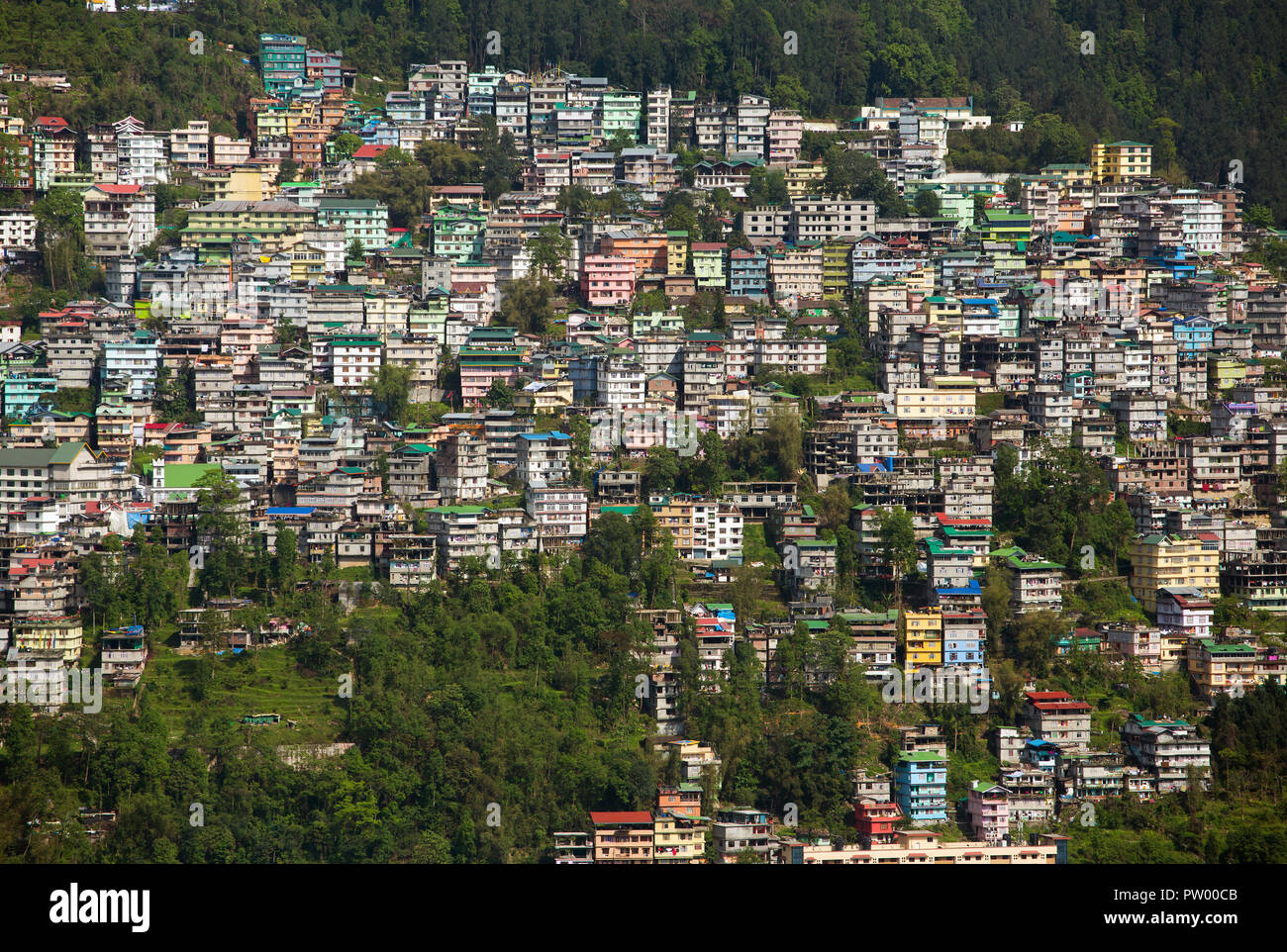 Bellissima vista di Gangtok, la capitale del Sikkim stato, India del Nord. Foto Stock