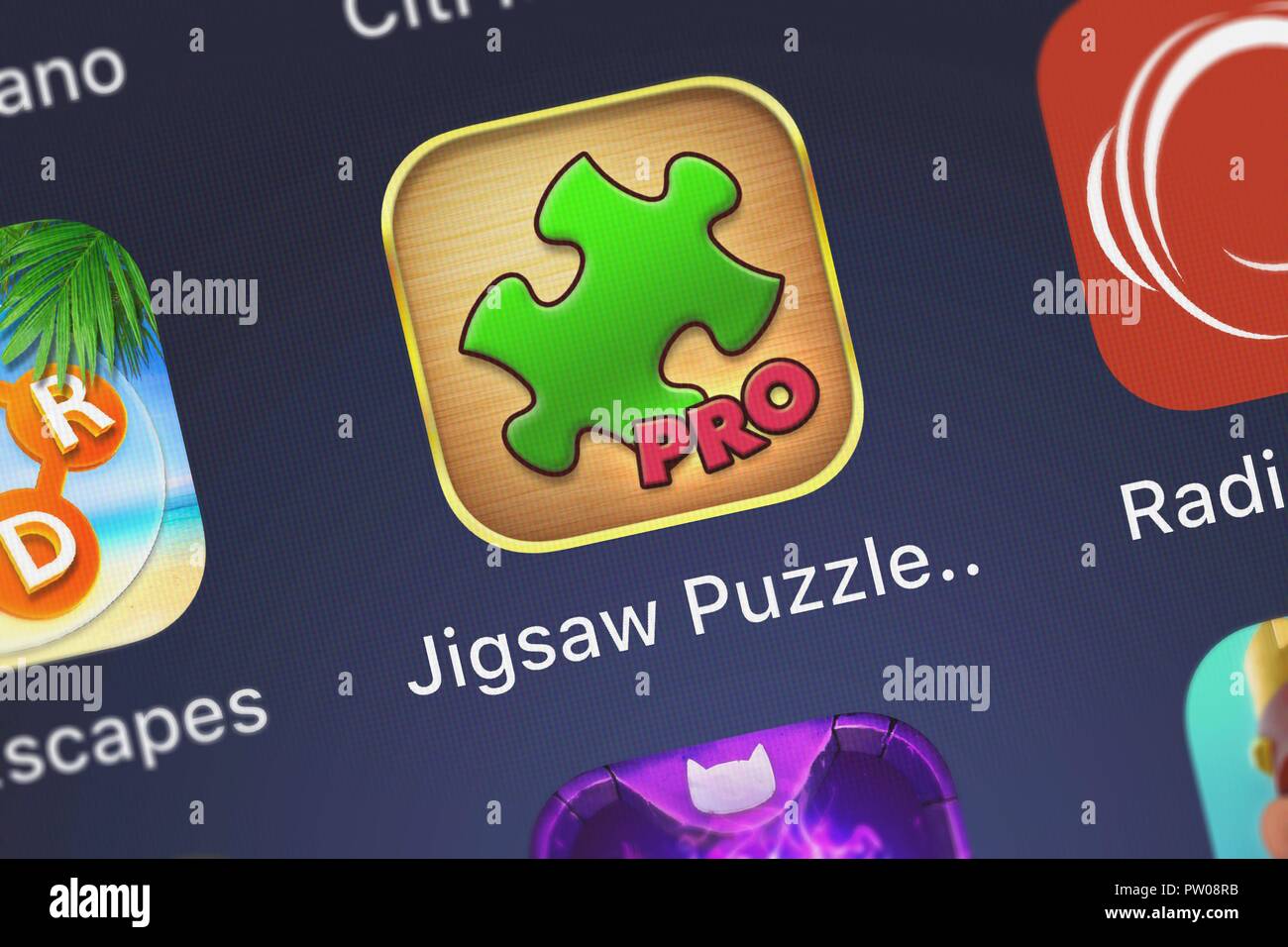 London, Regno Unito - 11 Ottobre 2018: Close-up shot del Puzzle Pro mobile app da colpo critico Software, LLC. Foto Stock
