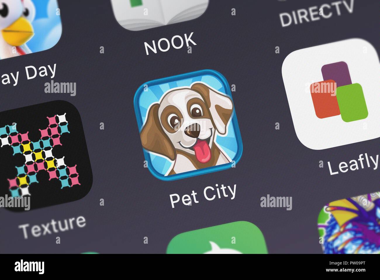 London, Regno Unito - 11 Ottobre 2018: screenshot di nanobitsoftware.com's mobile app Pet City. Foto Stock
