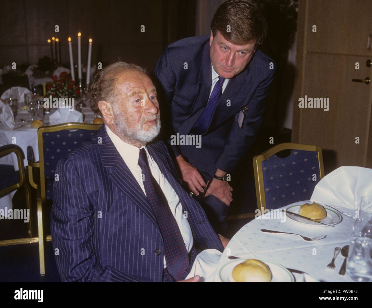 BRUNO KREISKY Cancelliere austriaco Visitando Stoccolma incontro con il ministro svedese Mats Hellström Foto Stock