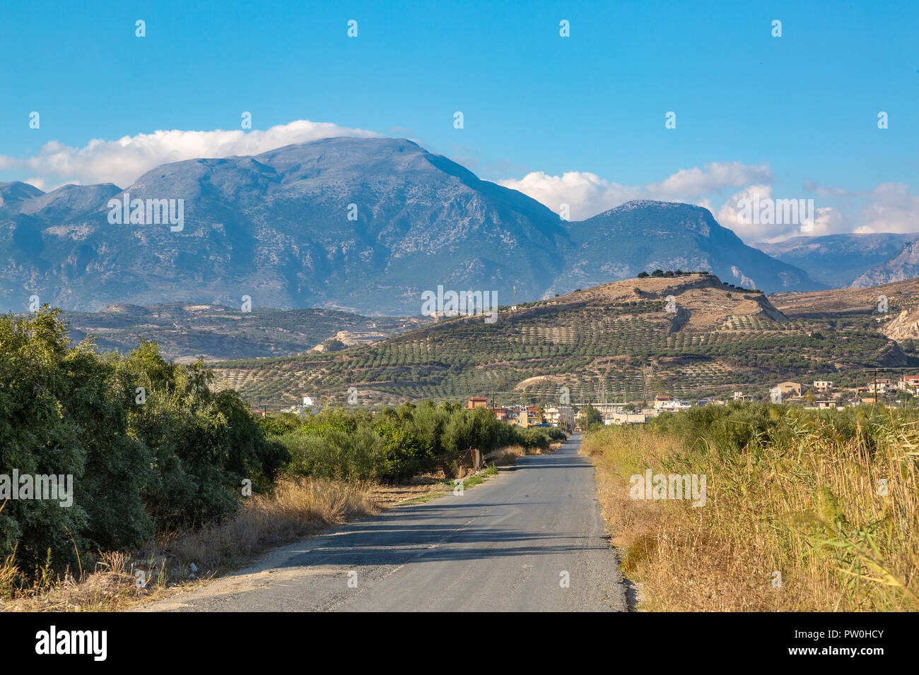 Paesaggio di montagna sopra il villaggio di Pompia, Creta, Grecia Foto Stock