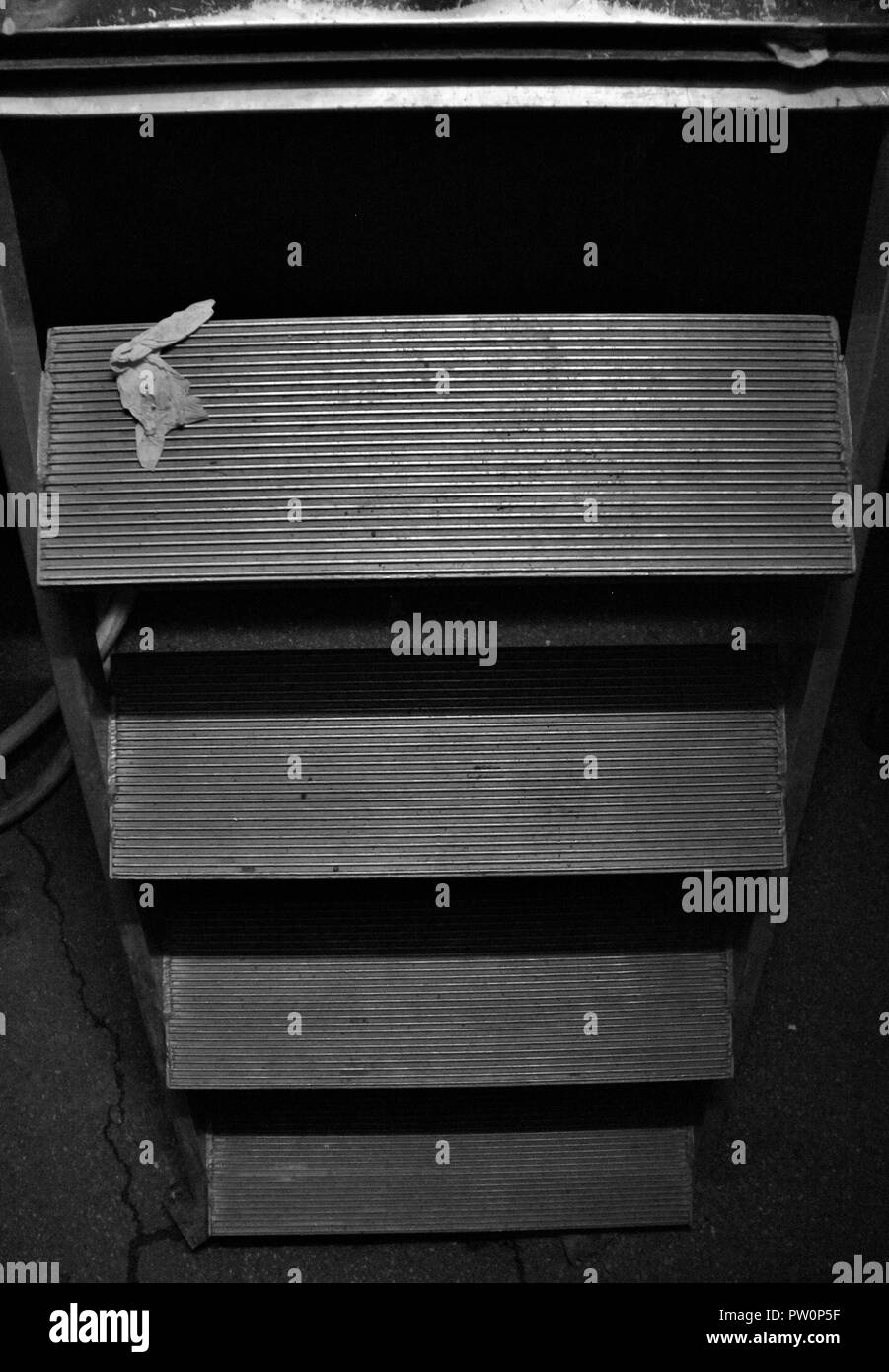 Scale di notte in un camper. Foto Stock