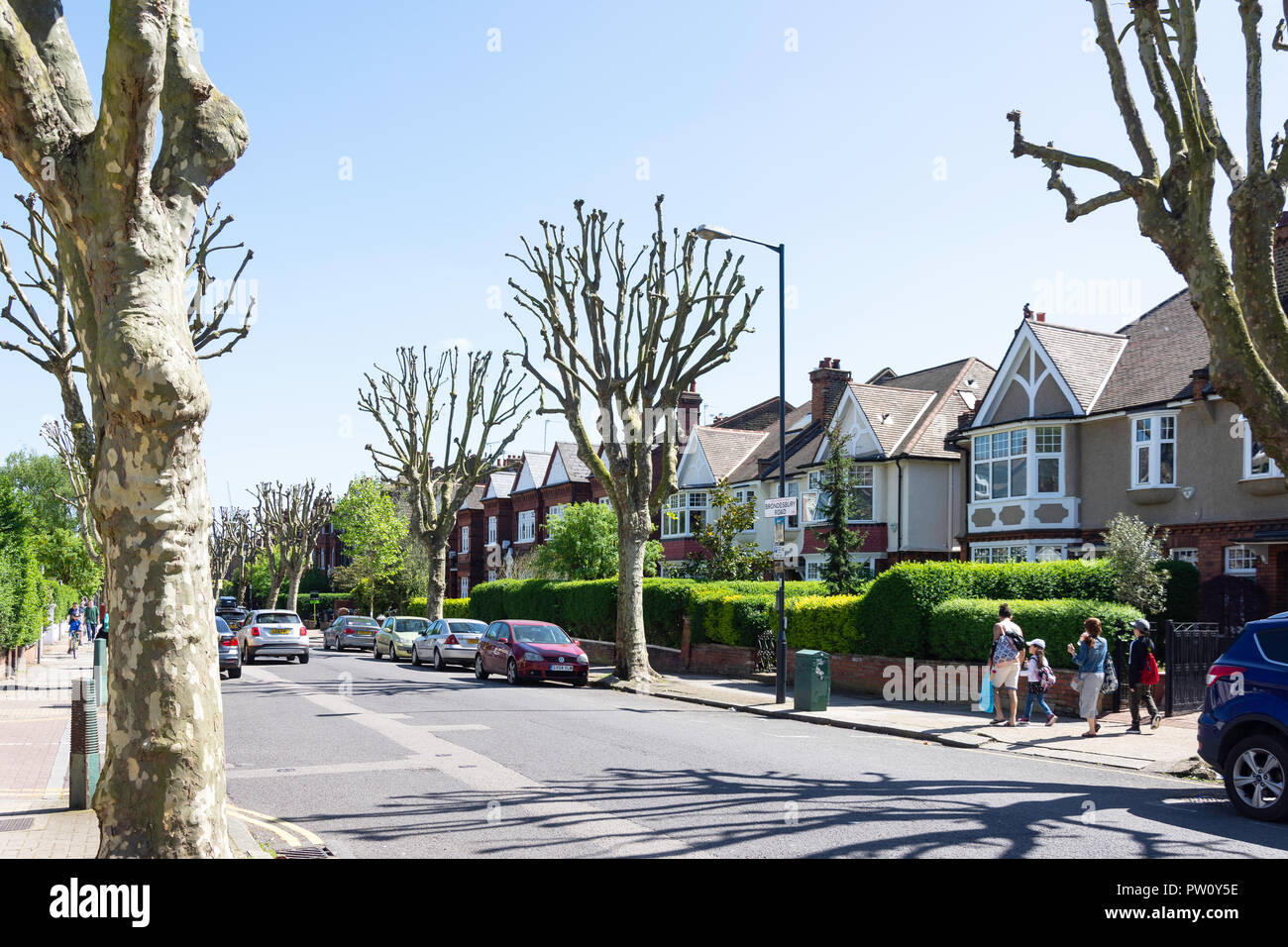 Case residenziali su Brondesbury Road, Queen's Park, London Borough of Brent, Greater London, England, Regno Unito Foto Stock