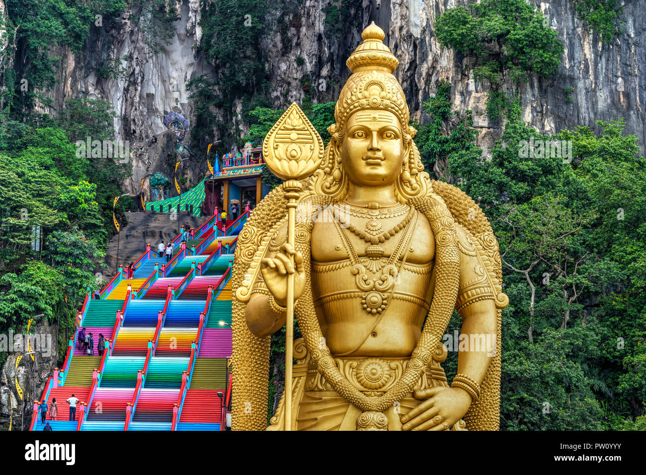 Ingresso Grotte Batu con la statua Murugan, Selangor, Kuala Lumpur, Malesia Foto Stock