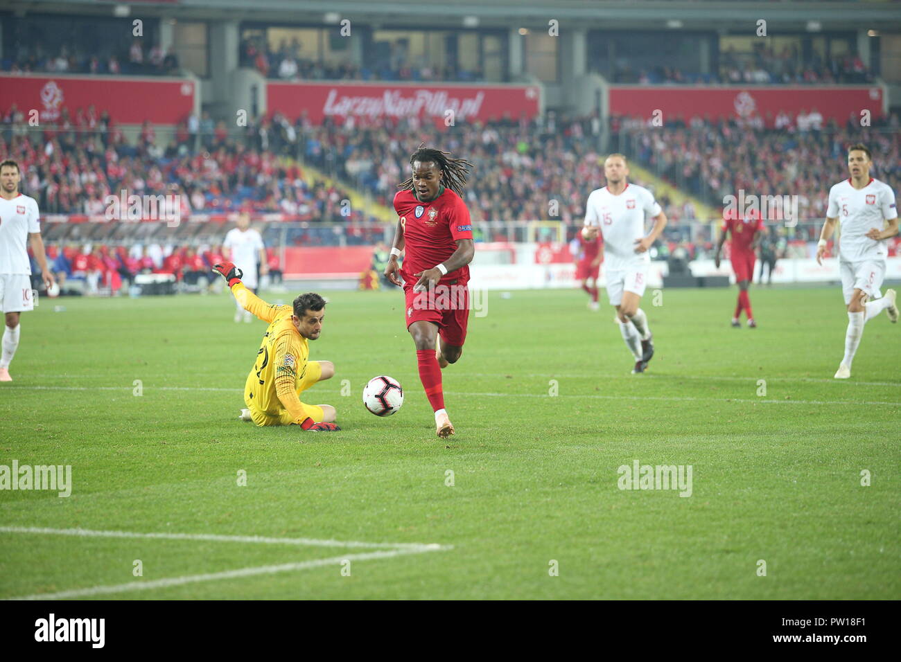 Chorzow, Polonia. Undicesimo oct, 2018. Renato Sanches visto in azione durante la UEFA Nazioni League Football Match in corrispondenza della Slesia Stadium. Credito: Damian Klamka SOPA/images/ZUMA filo/Alamy Live News Foto Stock