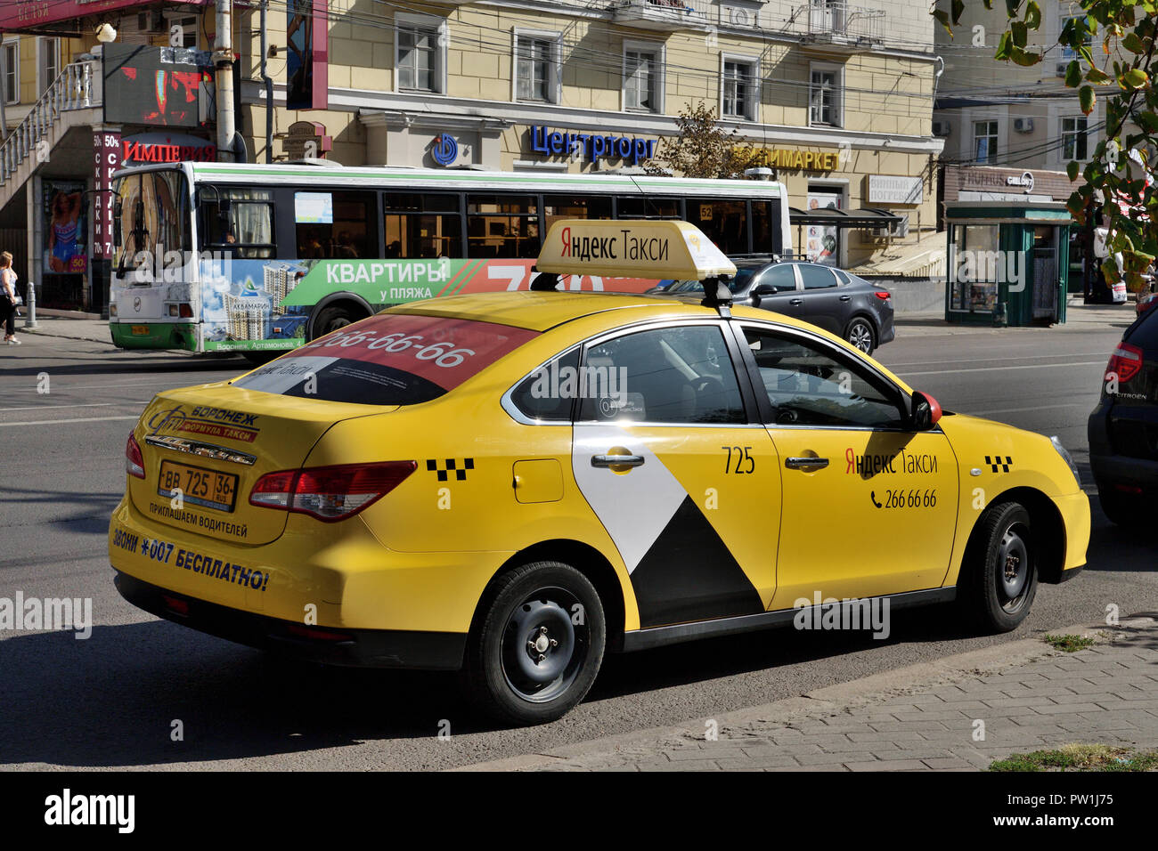 Voronezh, Russia - 23 agosto. 2018 Auto Taxi Yandex - On line il servizio taxi tramite applicazione mobile Foto Stock