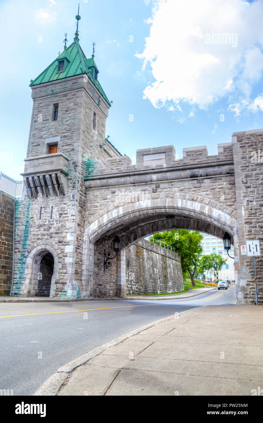 Eretto dagli inglesi nel 1879, Porte Kent è parte delle mura della Vecchia Quebec City, è rimasta solo la cinta muraria in nord America del nord Foto Stock