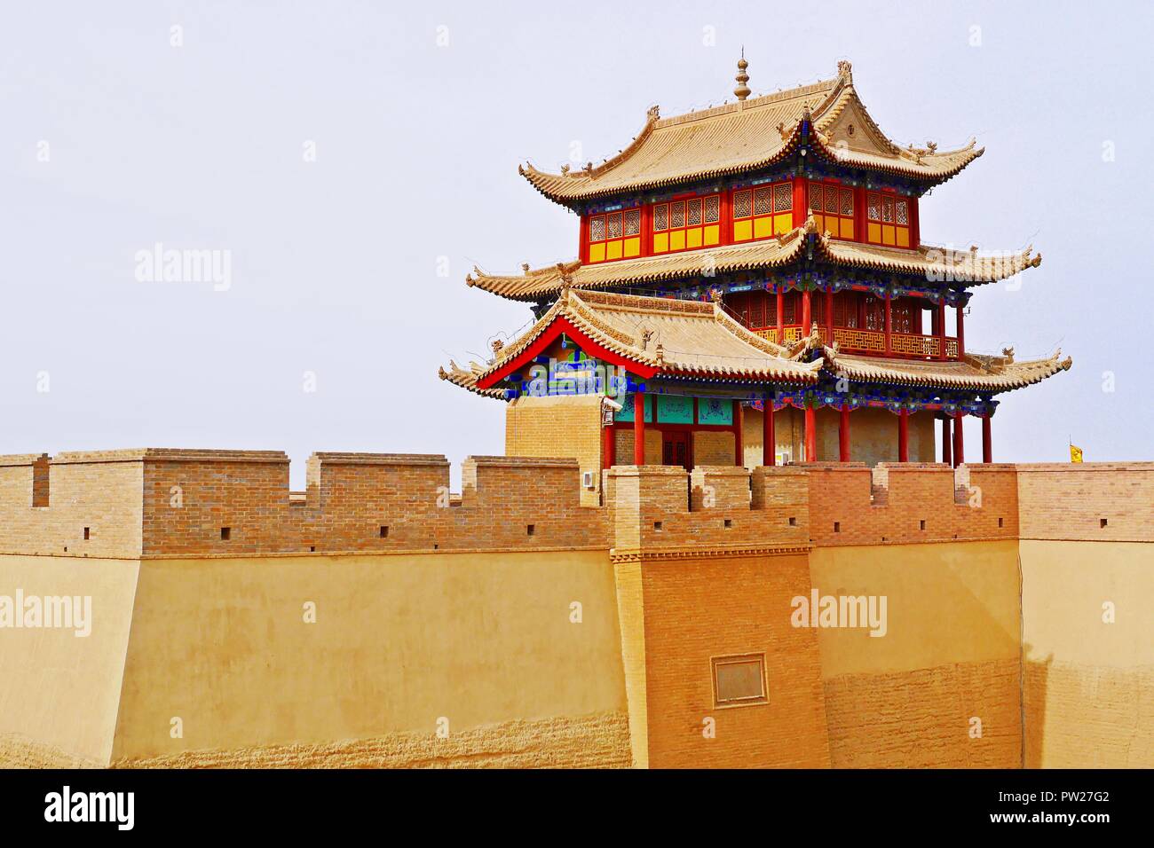 Un forte sulla Jiayuguan Pass, Jiayuguan Città, Provincia di Gansu, Cina. Foto Stock
