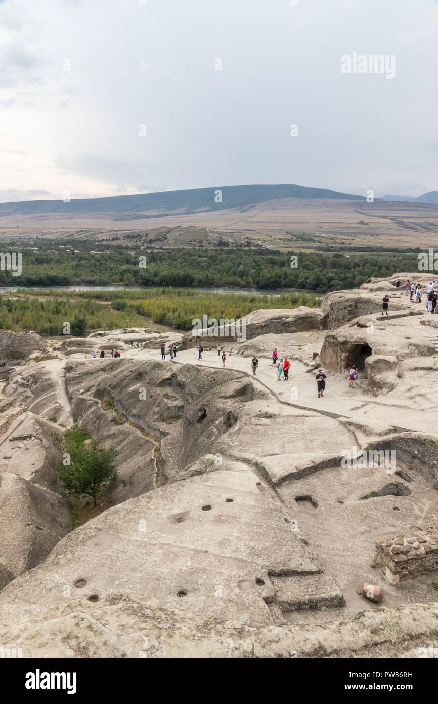 Grotta Antica città di Uplistsikhe si affaccia sul fiume Mtkvari, nel Shida Kartli regione della Georgia Foto Stock