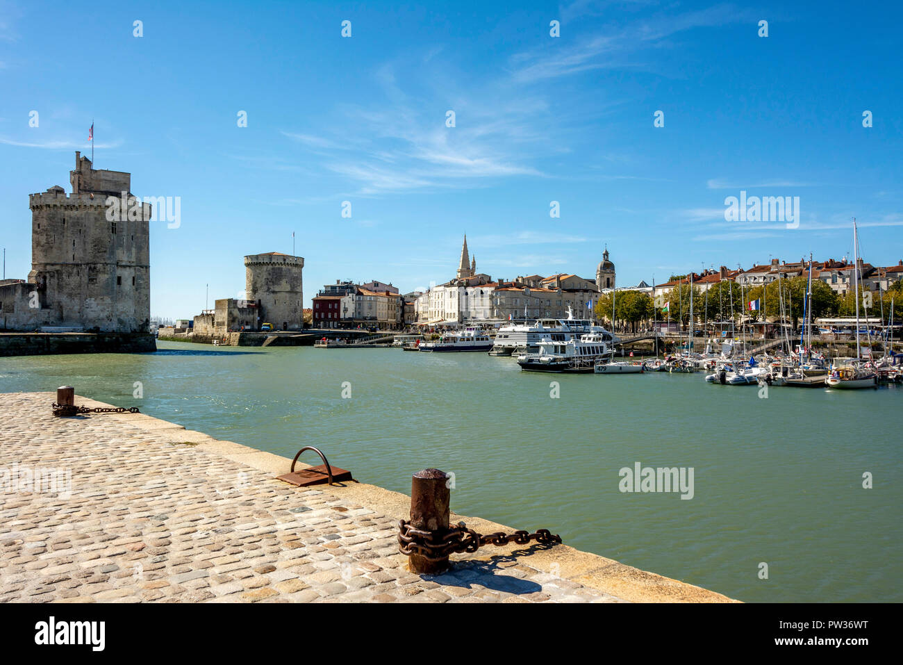 Il porto vecchio (Vieux Port) di La Rochelle Charente Maritime, Nouvelle-Aquitaine, Francia Foto Stock