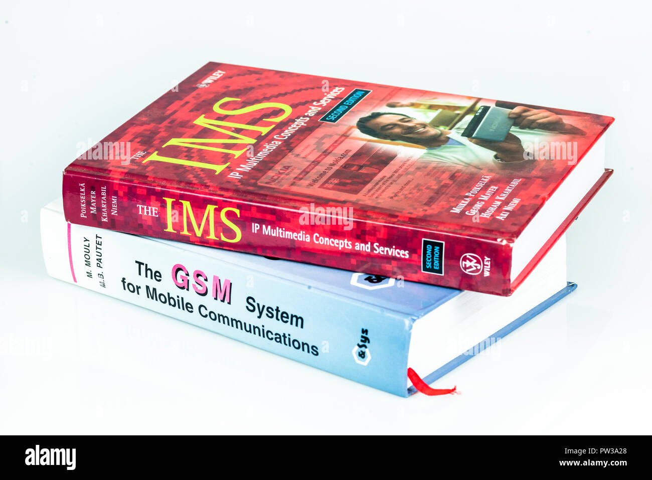 Riferimento tecnico libri sulle tecnologie di telefonia mobile GSM di copertura e di IMS Foto Stock