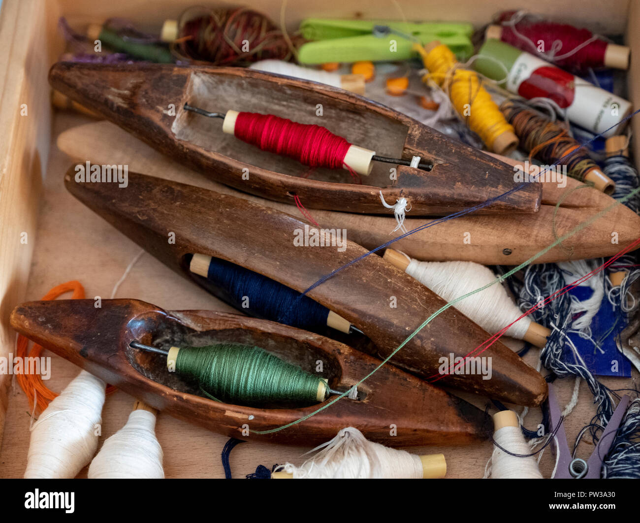 Tessitura di volani in un museo di artigianato al villaggio Fyti, Cipro. Foto Stock