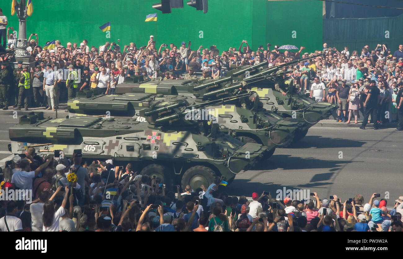 Una parata militare di hardware in Kiev Foto Stock