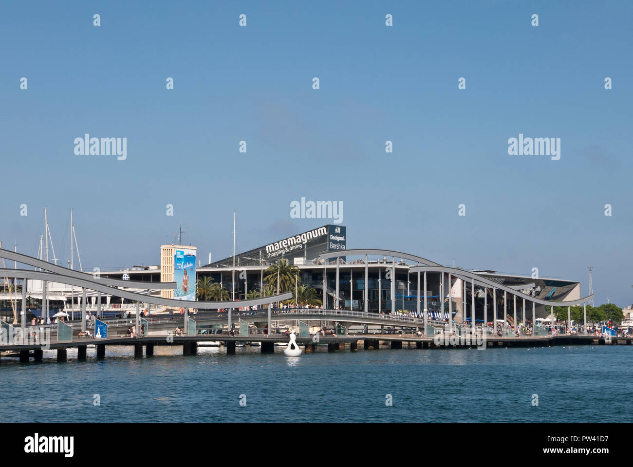 Rambla del Mar Bridge nel Port Vell District, Barcellona, in Catalogna, Spagna. Foto Stock