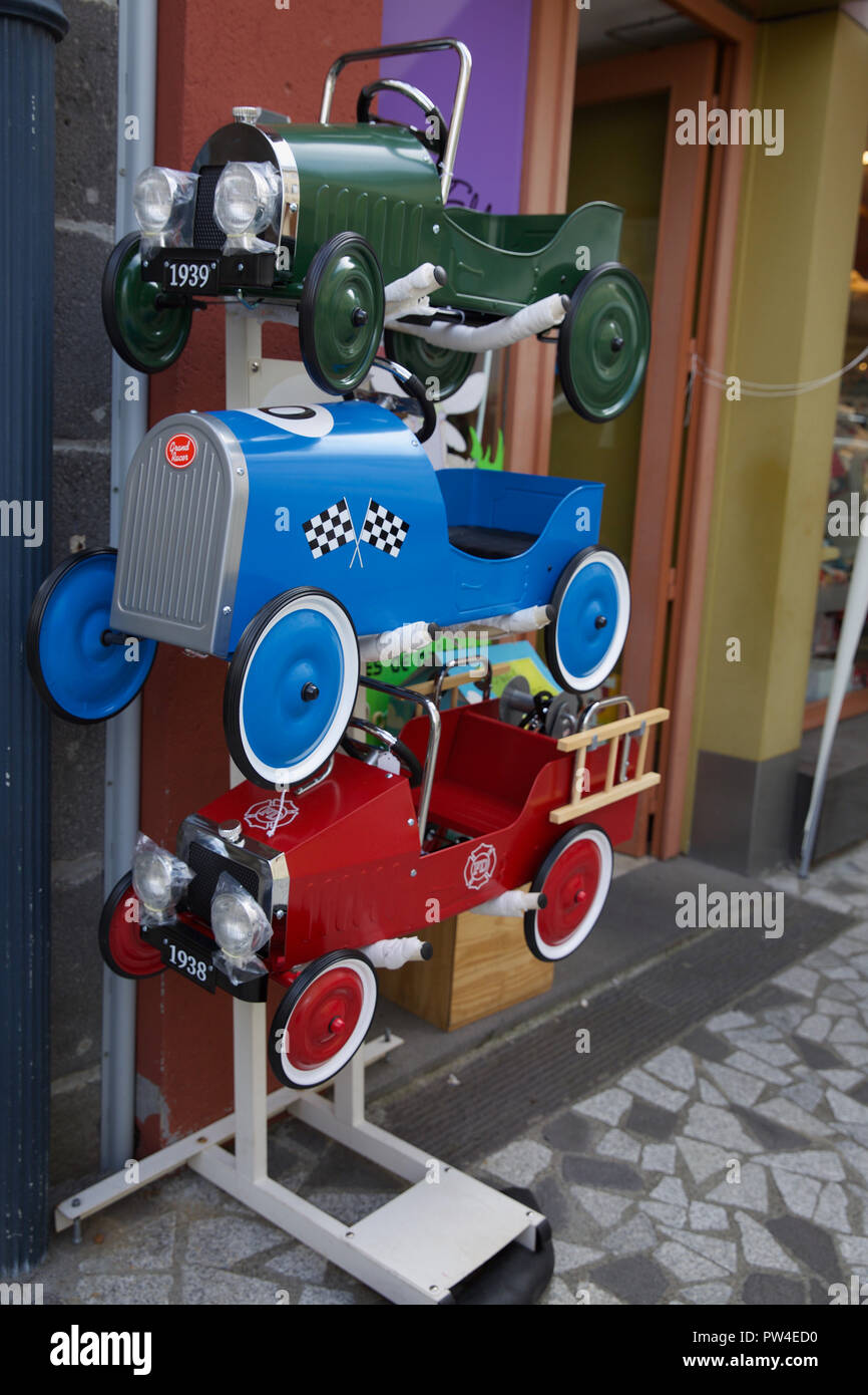 Bambino giocattolo automobili per la vendita, Francia Foto Stock