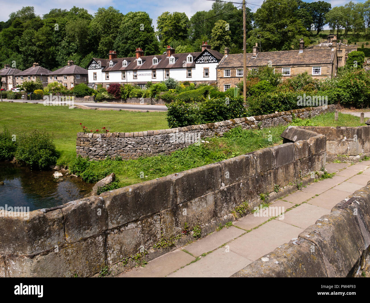 Holme Bridge, Bakewell, il Parco Nazionale di Peak District, Derbyshire, Inghilterra, Regno Unito. Foto Stock