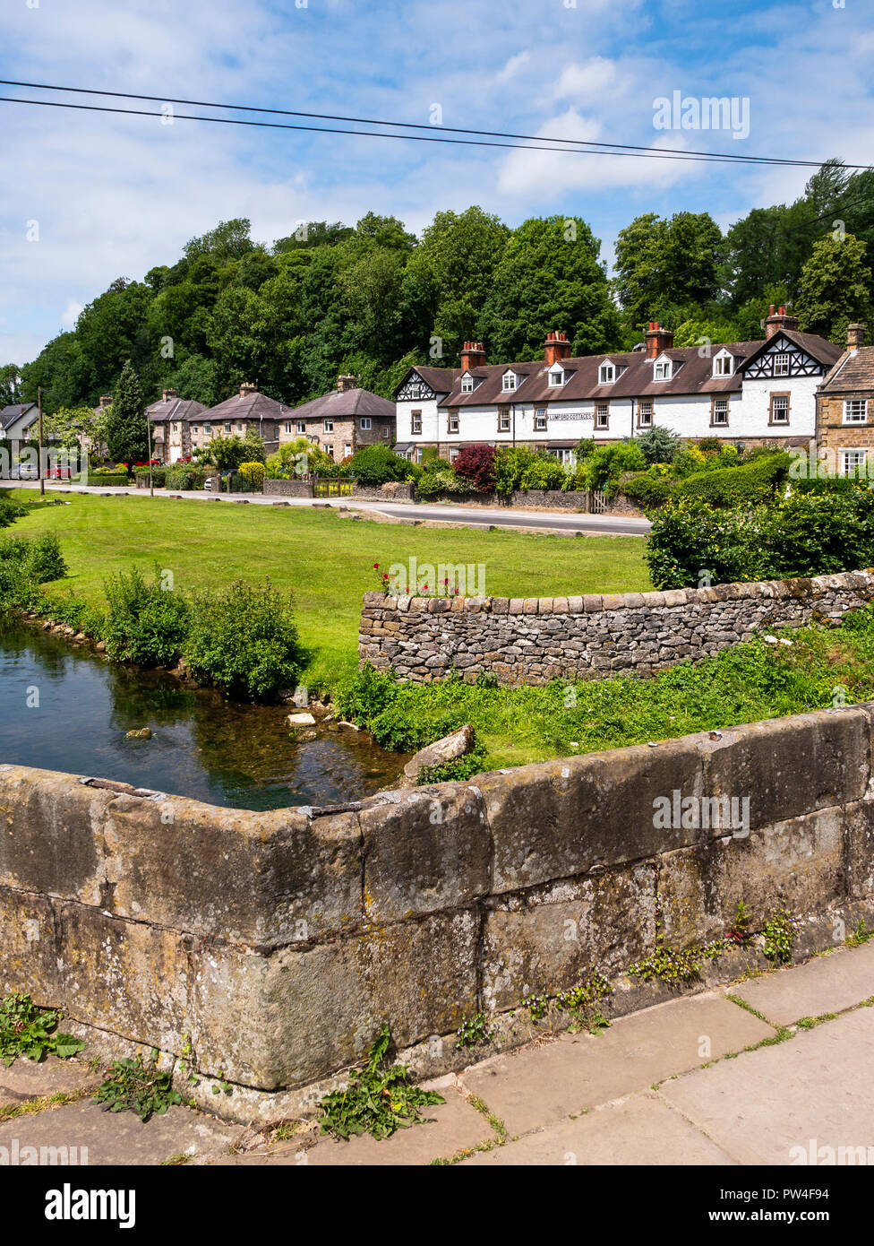 Holme Bridge, Bakewell, il Parco Nazionale di Peak District, Derbyshire, Inghilterra, Regno Unito. Foto Stock