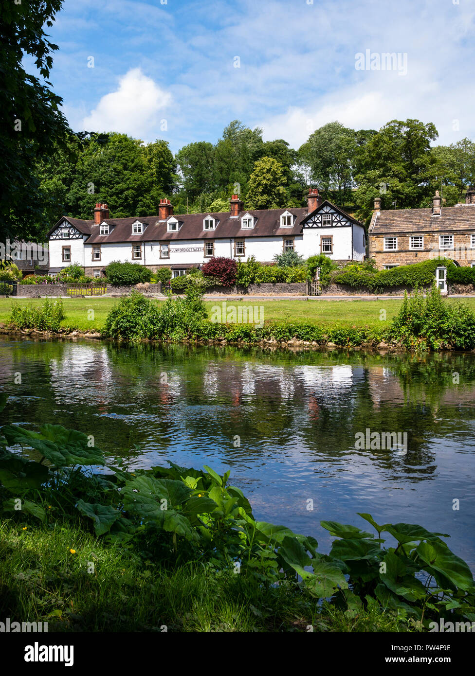 Lumford cottages, Bakewell, il Parco Nazionale di Peak District, Derbyshire, Inghilterra, Regno Unito. Foto Stock