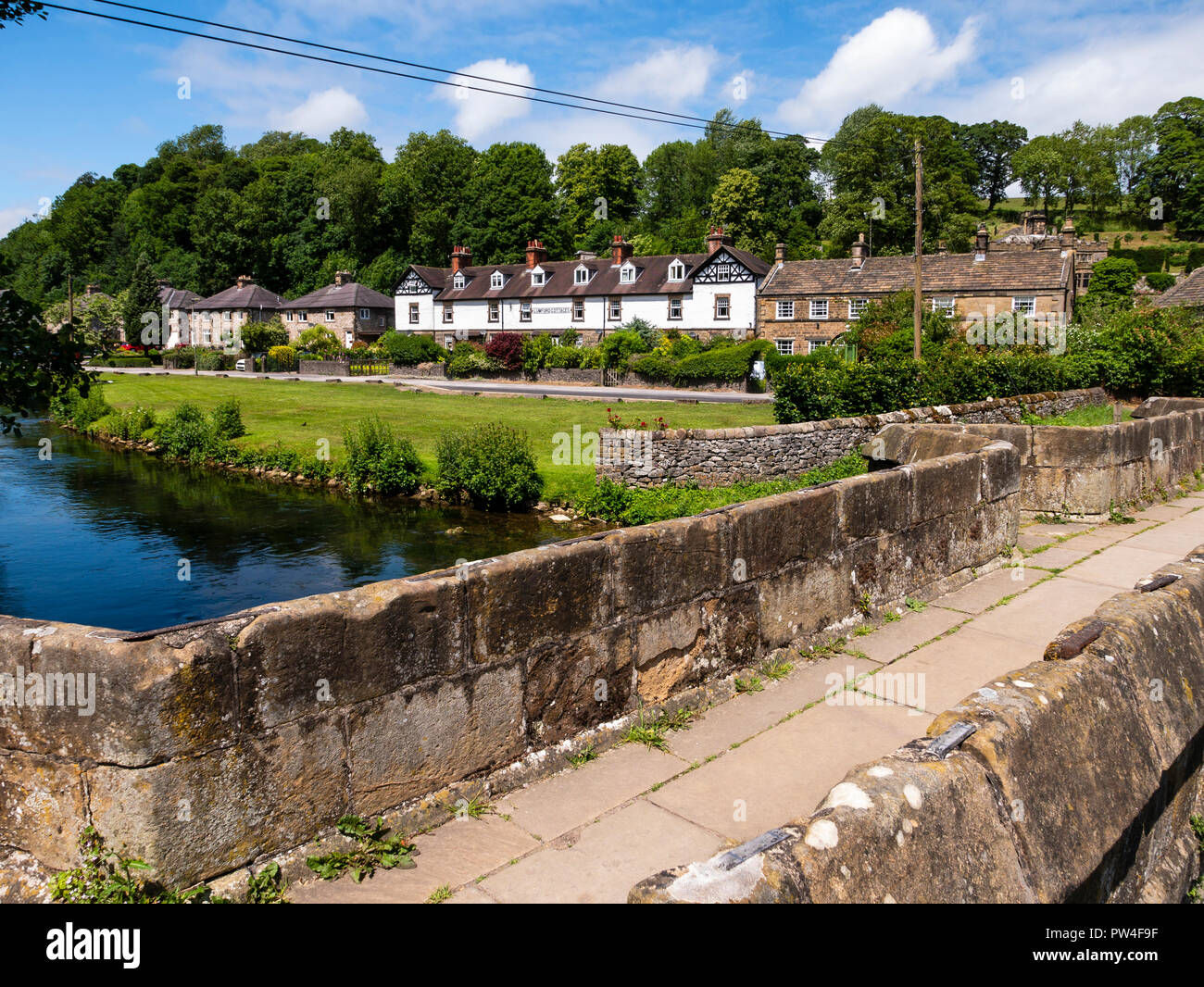 Holme Bridge, Bakewell, il Parco Nazionale di Peak District, Derbyshire, Inghilterra, Regno Unito. Foto Stock