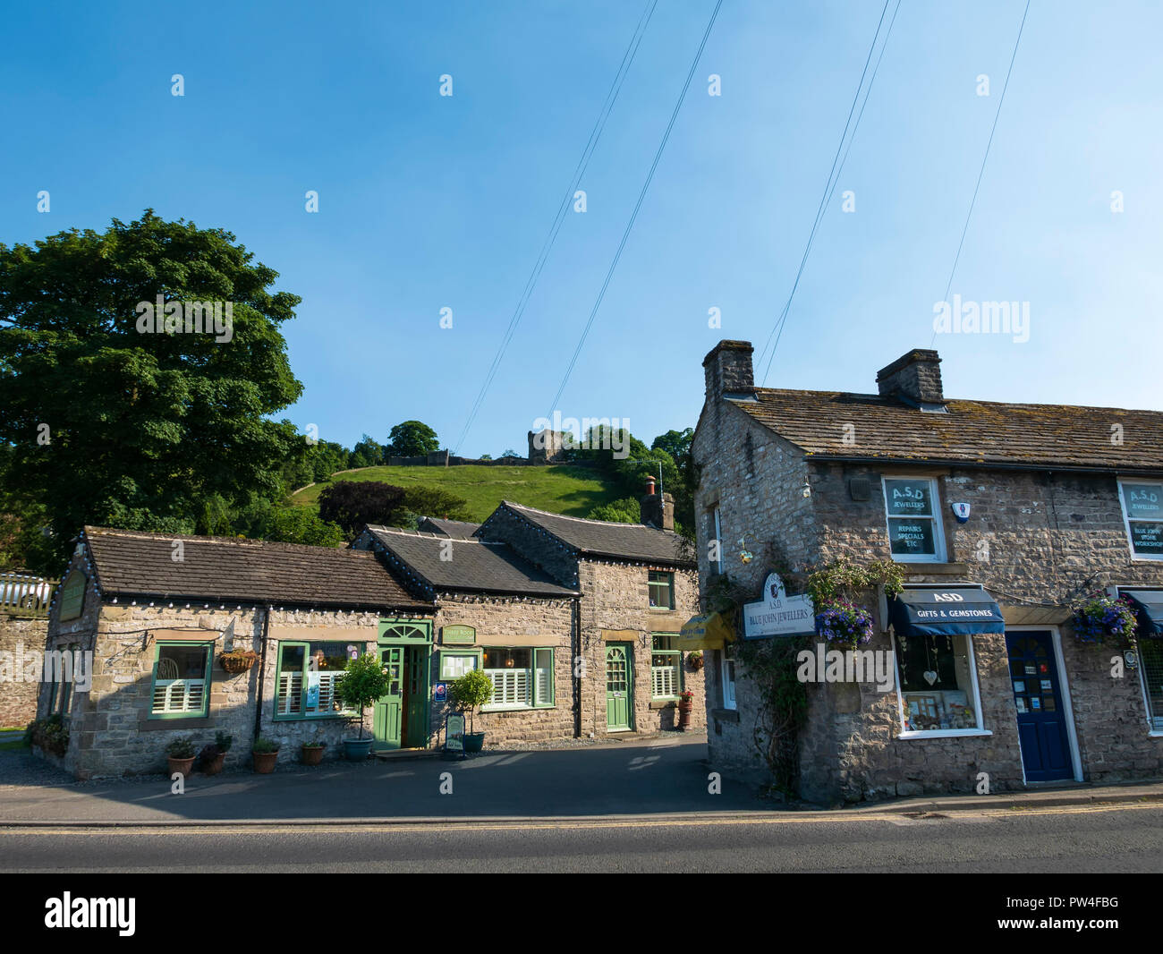 Il Castleton, il Parco Nazionale di Peak District, Derbyshire, Inghilterra, Regno Unito. Foto Stock