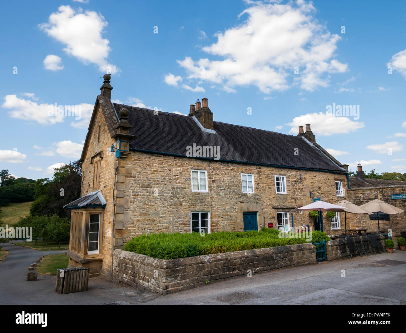Tè Edensor Cottage & Cafe, Edensor, Chatsworth Estate, il Parco Nazionale di Peak District, Derbyshire, Inghilterra, Regno Unito. Foto Stock