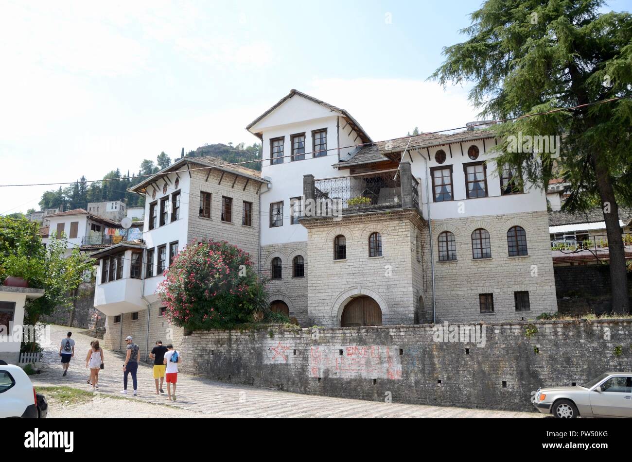 Il Museo Etnografico e la casa natale di enver hoha ex dittatore di albania in Argirocastro Foto Stock