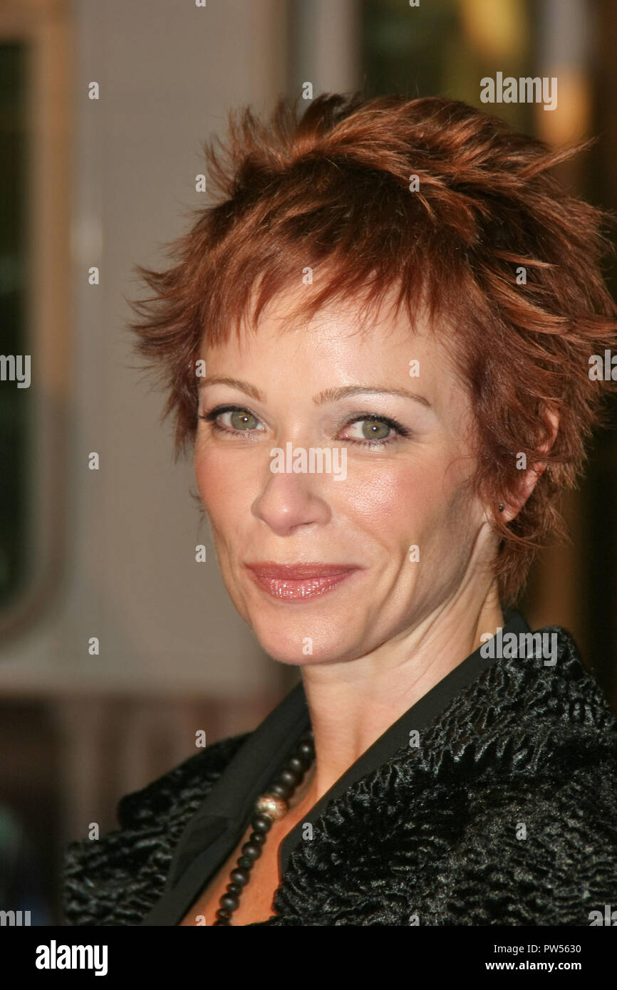 Lauren Holly 2/2/06 FIREWALL @ Grauman's Chinese Theater, Hollywood foto di Giu Matsuda/HNW / PictureLux Riferimento File # 33683 607HNWPLX Foto Stock