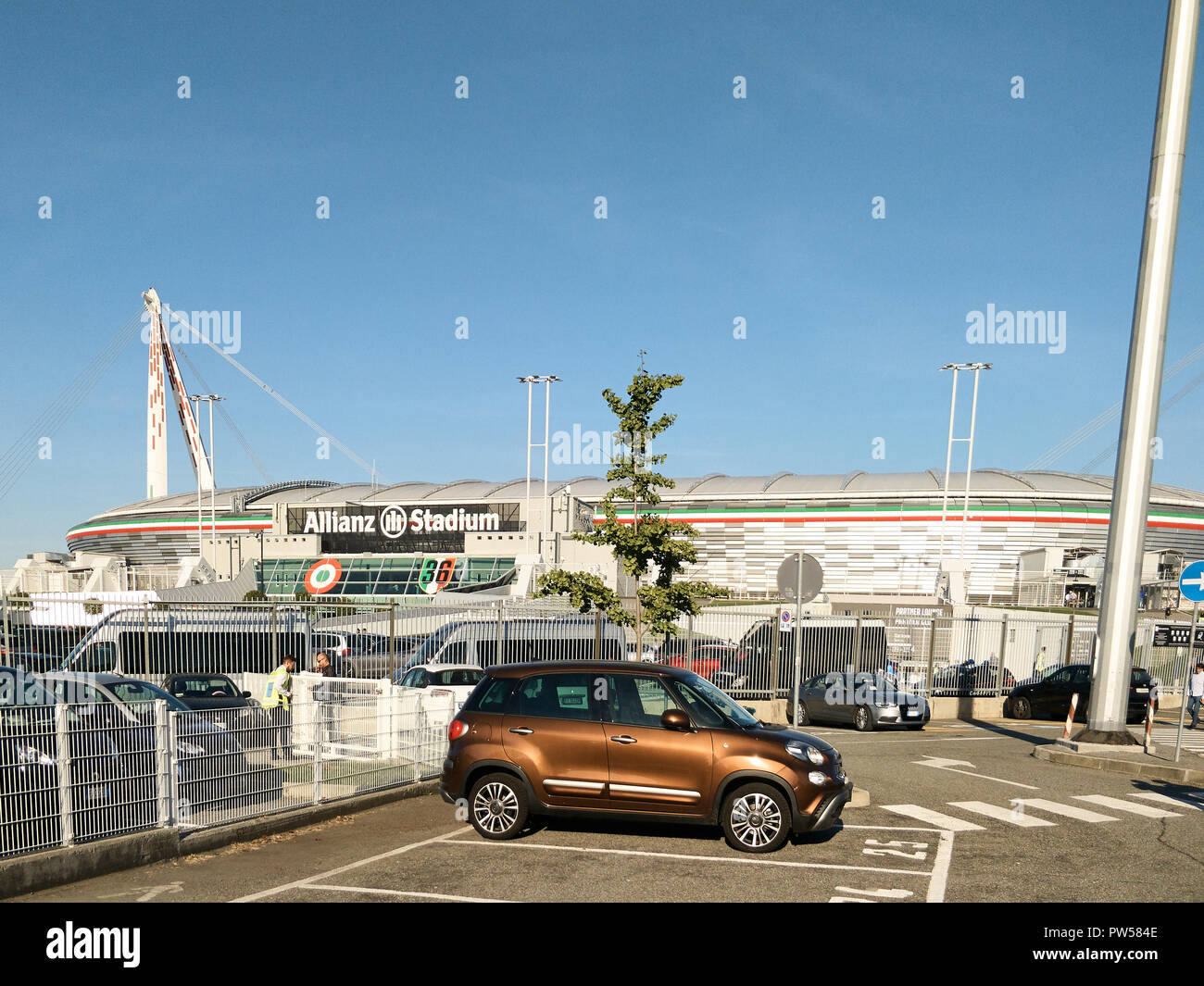 Torino, Italia - 29 Settembre 2018: Vista della Allianz Stadium, il campo  dove la Juventus gioca le sue partite in casa. Il tiro viene effettuato in  una giornata di sole befo Foto stock - Alamy