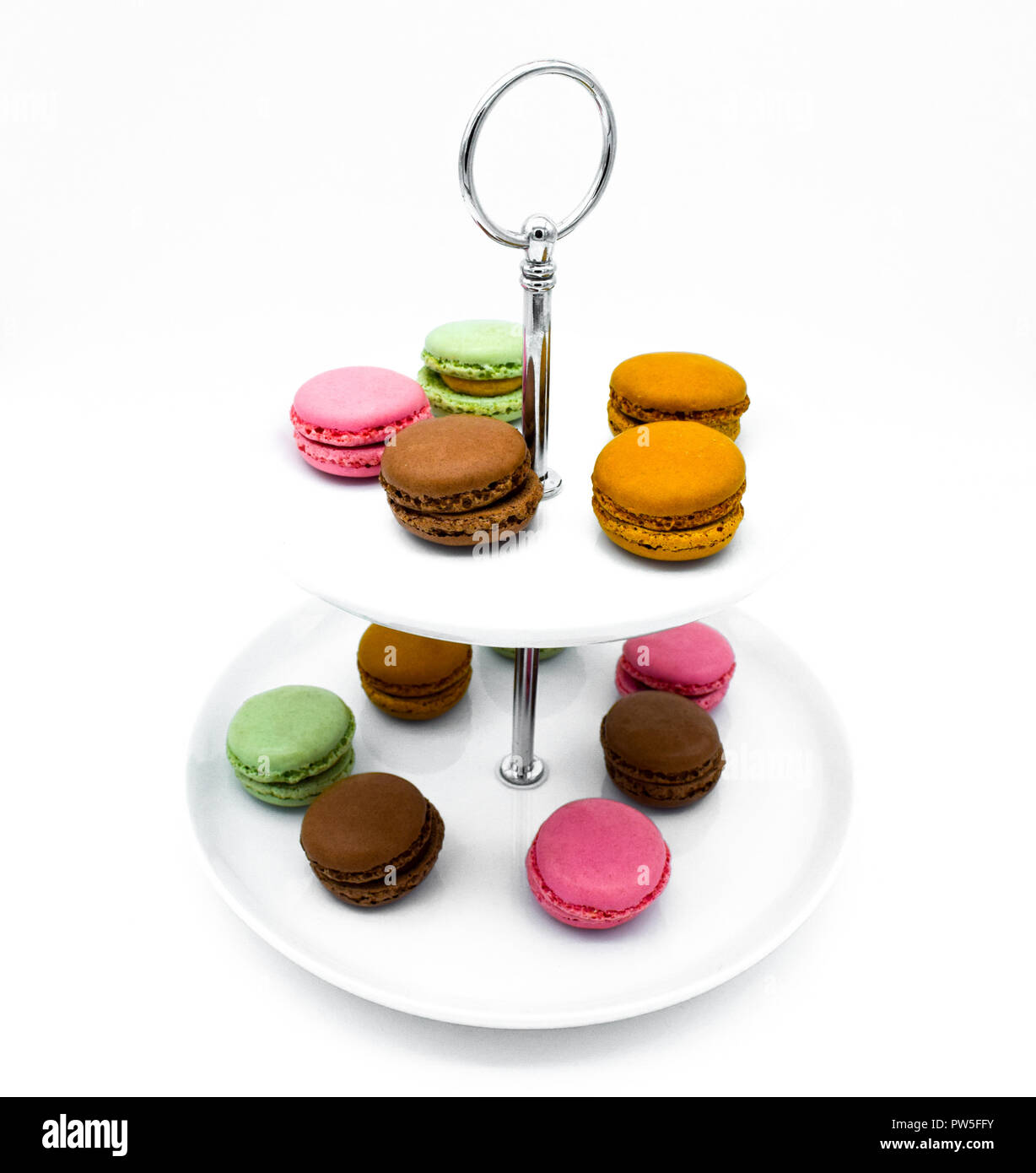 Macarons su tier i vassoi, etagere, tiered macarons Foto Stock