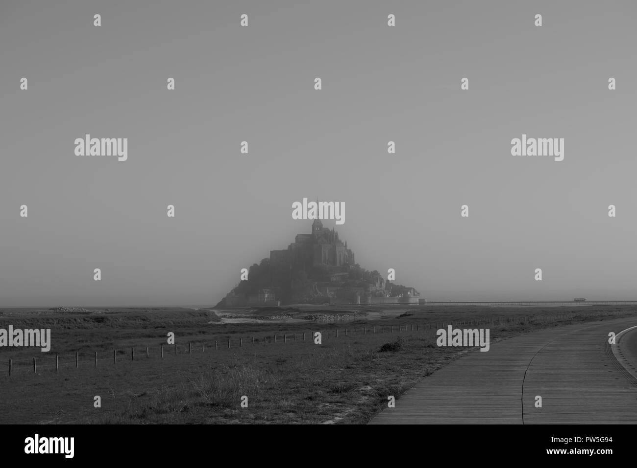 Vista di Mont Saint Michel, in Normandia, Francia. Copia spazio per il testo Foto Stock