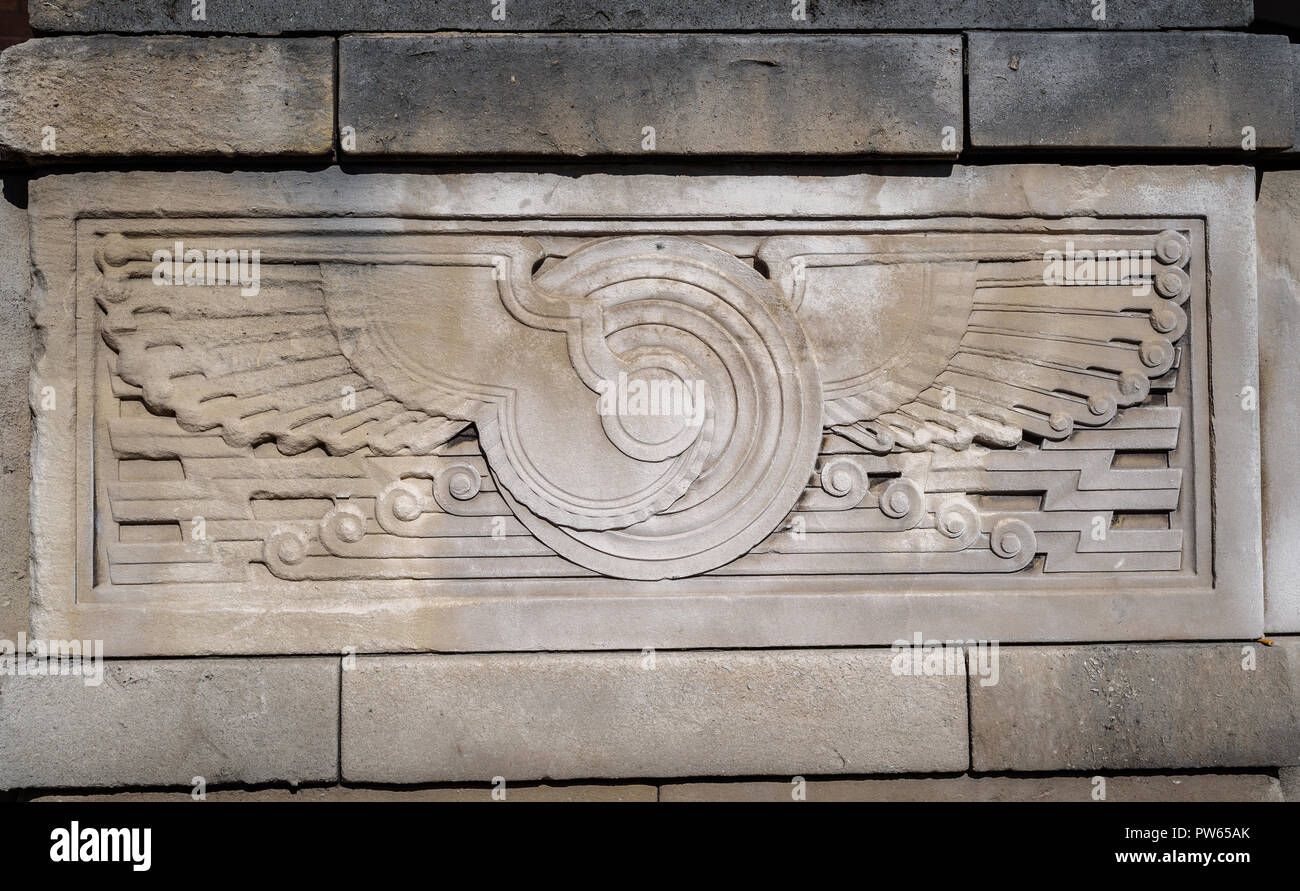 Art Deco weathered dettaglio dell'uscita del Dock sperone uscita di Queensway Mersey tunnel,New Quay Liverpool, UK. Foto Stock