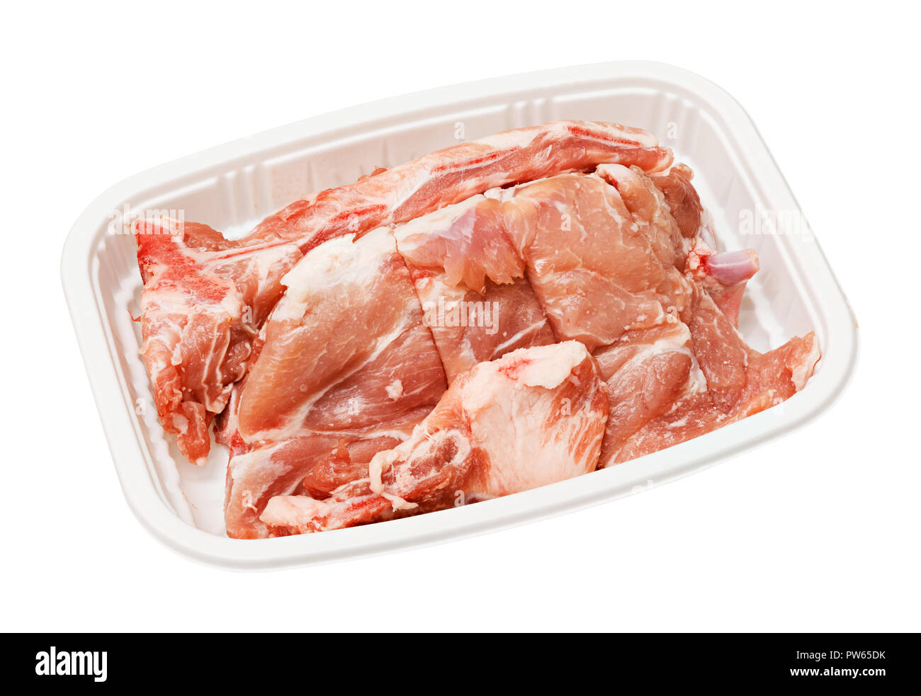 La carne di maiale ossa della colonna vertebrale per la minestra in plastica biodegradabile vassoio, deep focus immagine di impilamento, includono il percorso pentool Foto Stock