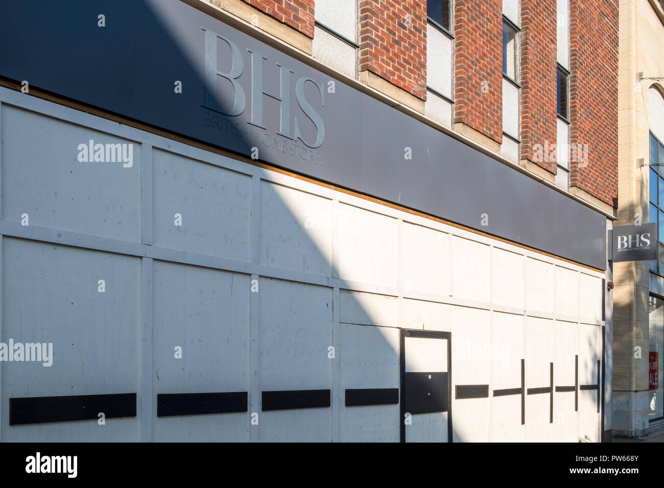 Chiuso BHS store, imbarcato fino dopo la chiusura, Lincoln, England, Regno Unito Foto Stock