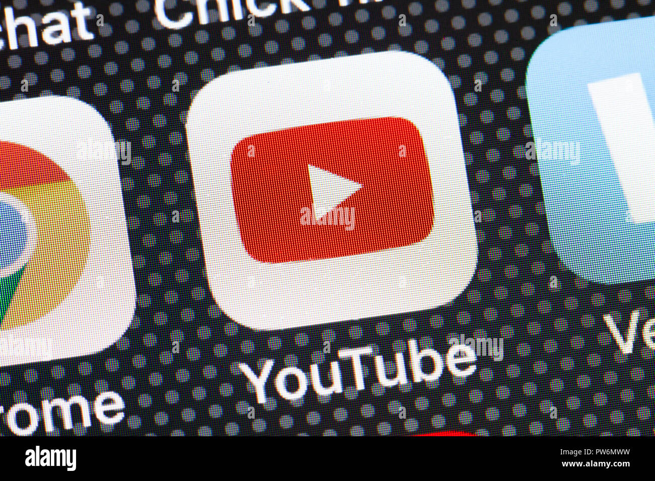 YouTube icona app su iPhone (close up, macro) - USA Foto Stock