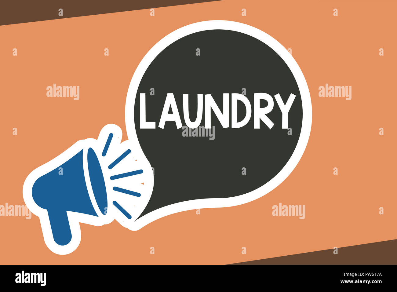 La scrittura della nota mostra servizio lavanderia. Business photo vetrina per camera per la pulizia di macchine per il lavaggio di indumenti di tessuti devono essere lavati. Foto Stock