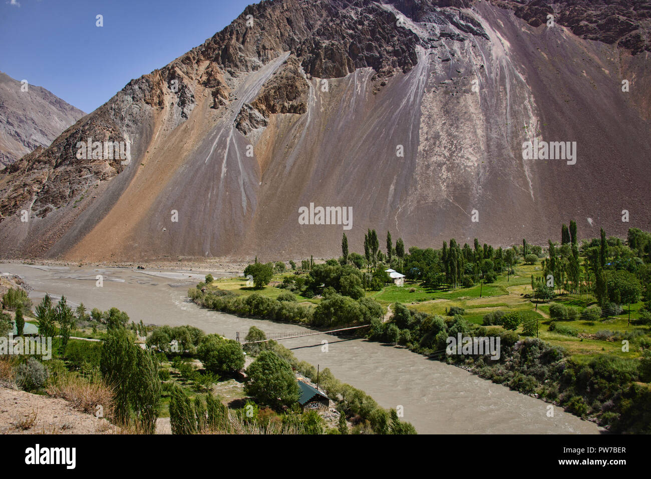 Bel villaggio nella valle di Bartang, Pamirs, Tagikistan Foto Stock