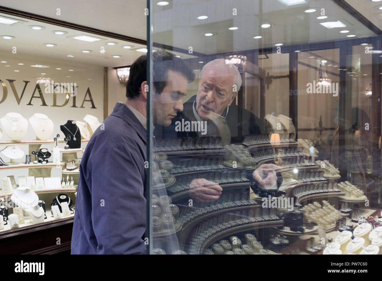 Il re dei ladri è un 2018 British Crime film basato su Hatton Garden cassetta di sicurezza antiintrusione di 2015. Diretto da James Marsh, il film stelle Michael Caine, Tom Courtenay, michael Gambon, Charlie Cox, Jim Broadbent, Paul Whitehouse e Ray Winstone. Questa fotografia è per il solo uso editoriale ed è il copyright del film company e/o il fotografo assegnato dal film o società di produzione e può essere riprodotto solo da pubblicazioni in congiunzione con la promozione del film di cui sopra. Un credito per il film company è richiesto. Il fotografo deve anche essere accreditato quando kno Foto Stock