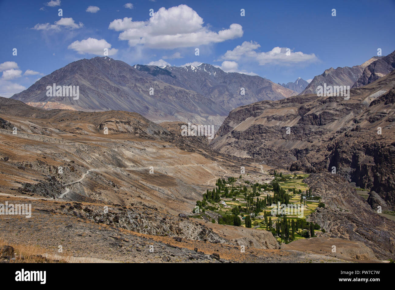 Bella vista lungo la strada nella valle Bartang, Tagikistan Foto Stock