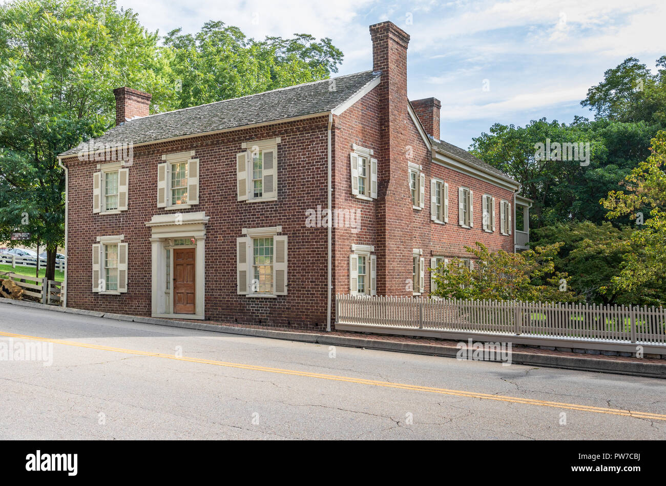 Greeneville, TN, Stati Uniti d'America-10-2-18: Revival Greco home Presidente Andrew Johnson ha vissuto in dopo il ritorno da Washington. Foto Stock