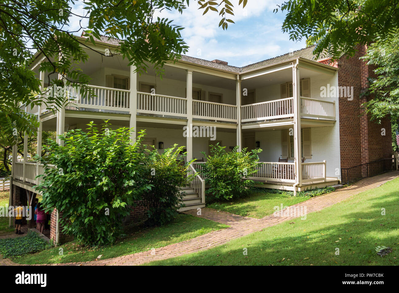 Greeneville, TN, Stati Uniti d'America-10-2-18: la parte posteriore della rinascita greca home Presidente Andrew Johnson ha vissuto in dopo il ritorno da Washington. I bambini in immagine Foto Stock