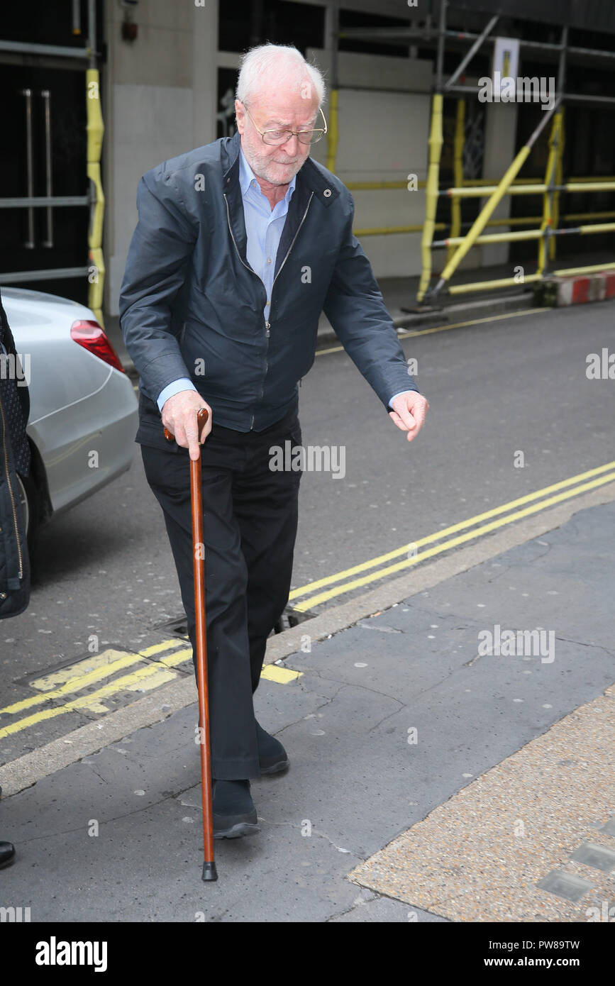 Sir Michael Caine arrivando a Radio Kiss Studios per promuovere il suo nuovo film ' re di ladri" - Londra dotata: Sir Michael Caine dove: Londra, Regno Unito quando: 12 set 2018 Credit: WENN.com Foto Stock