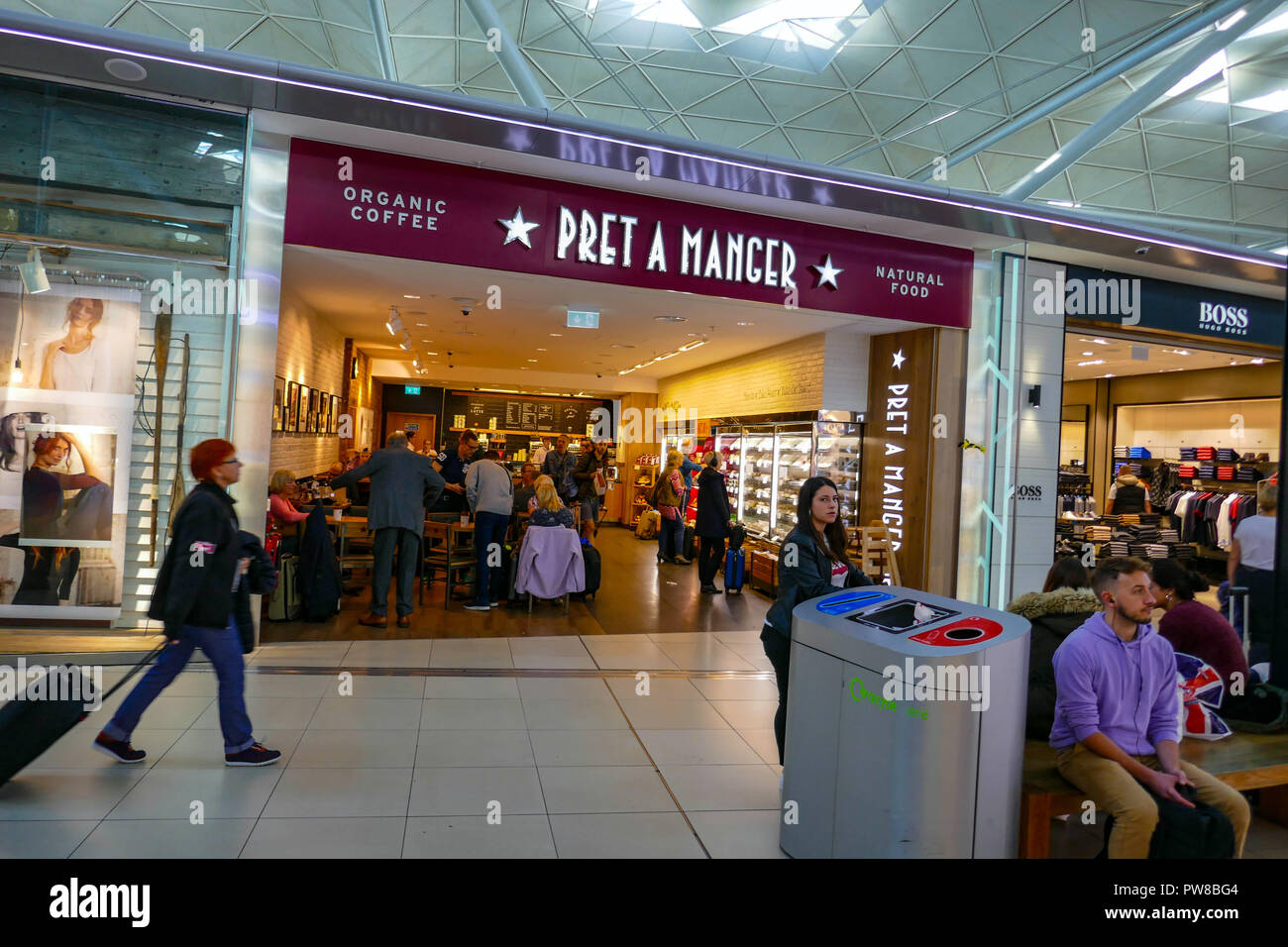 Pret a Manger negozio di alimentari presso l'aeroporto di Stansted, Londra, Inghilterra, Regno Unito Foto Stock