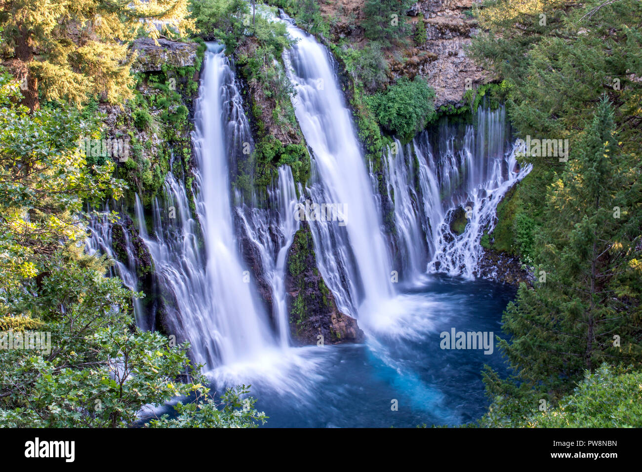 Vista dall'alto di Burney Falls a Burney Falls Memorial State Park Foto Stock