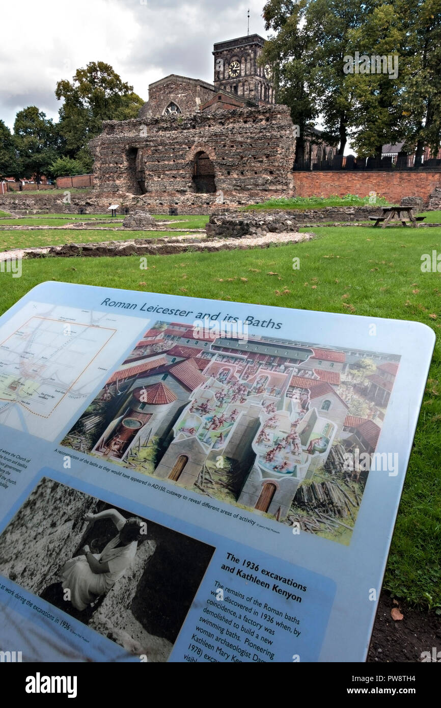 Informazioni registrazione e le rovine dei Bagni Romani, Jewry Wall Museum, Leicester, England, Regno Unito Foto Stock
