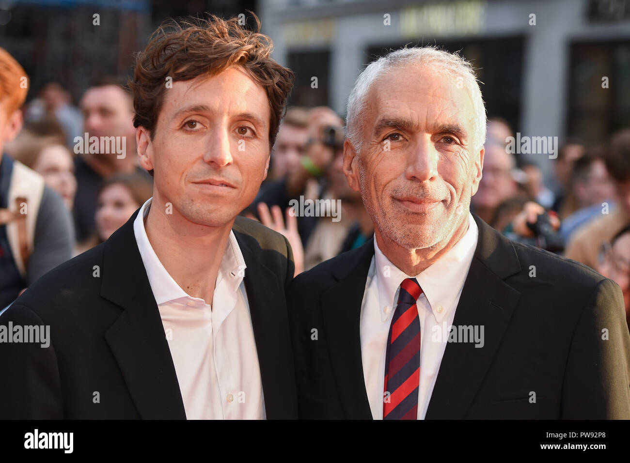 Londra, Regno Unito. Ottobre 13, 2018: Nic Sheff & David Sheff al London Film Festival screening di 'bel ragazzo' presso il Cineworld Leicester Square, Londra. Immagine: Steve Vas/Featureflash Credito: Paul Smith/Alamy Live News Foto Stock