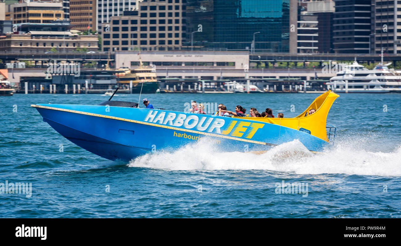 Emozionante getto rapido giro in barca nel porto di Sydney, Sydney, Australia il 7 dicembre 2014 Foto Stock