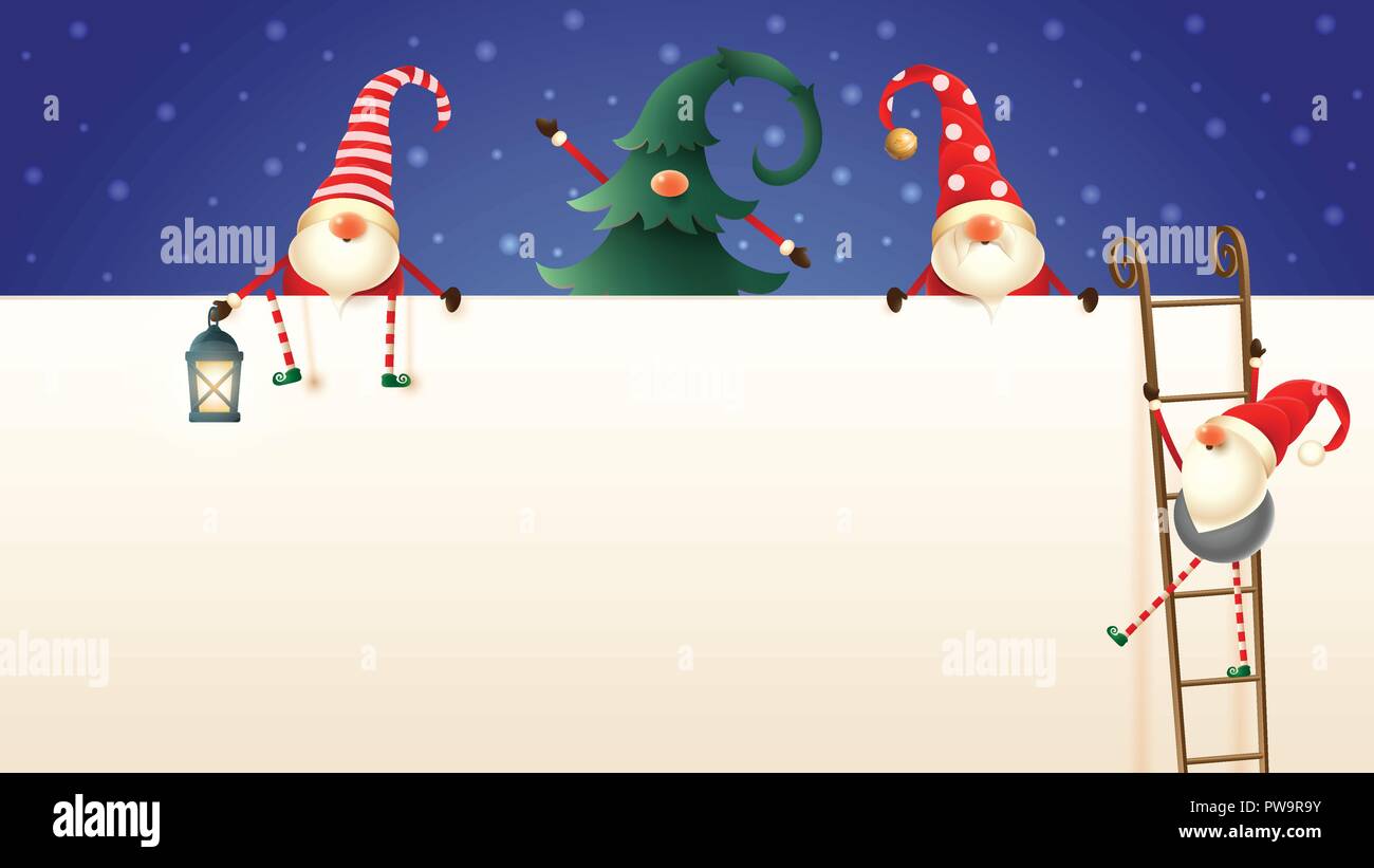 Quattro simpatici scandinavi gnomi di Natale salire fino al tabellone per le affissioni uso di scale a pioli. Uno nascosto in pino, uno con laterna Illustrazione Vettoriale