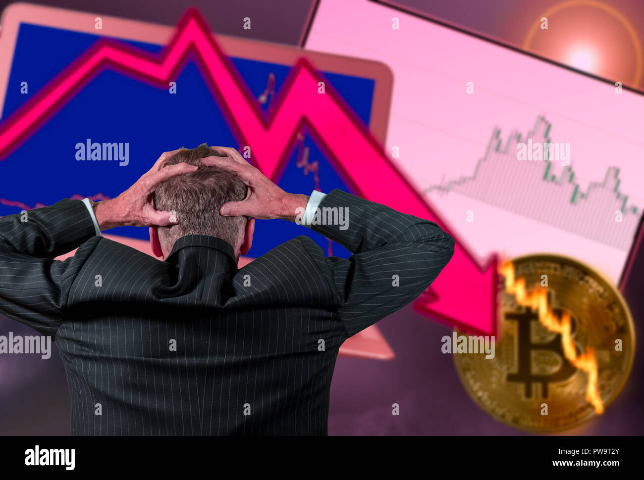 Senior pensionati uomo preoccupato di stock market crash Foto Stock