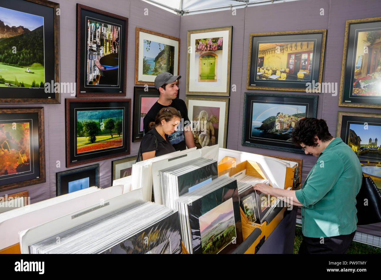 Miami Florida,Coral Gables,University of Miami,Beaux Arts Festival of Art,mostra d'arte,evento comunitario,immi immigranti etnici ispanici latini Foto Stock